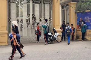 Vụ 9 học sinh đau bụng, nôn: Không phải do uống nước miễn phí