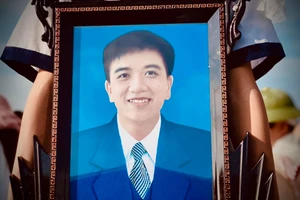 Truy tặng Huy hiệu Tuổi trẻ dũng cảm SV xả thân cứu 3 người 