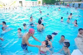 Học sinh lớp 2 bị đuối nước thương tâm trong bể bơi
