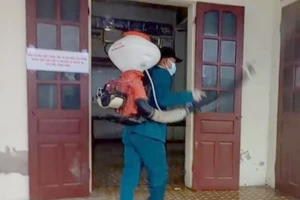 Một người Nghệ An đi sang Lào test nhanh bị mắc COVID-19