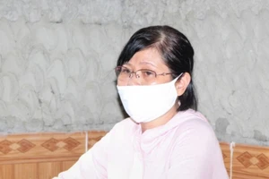 Bắt một phụ nữ lợi dụng cúng bái mê tín để lừa tiền tỉ