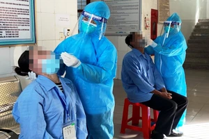 TP Vinh test nhanh COVID-19 miễn phí cho 97.000 hộ gia đình 