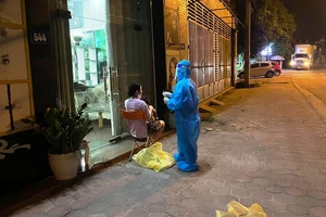 Tạm đình chỉ công tác bí thư và chủ tịch phường, đóng cửa 1 bệnh viện