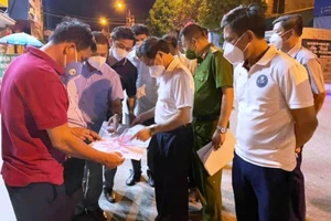 Hà Tĩnh: Phát hiện ca nhiễm cộng đồng, 1 huyện cách ly ngay 10 tổ dân phố