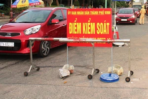 TP Vinh cấp thẻ đi chợ cho dân, giấy đi đường cho cán bộ, shipper