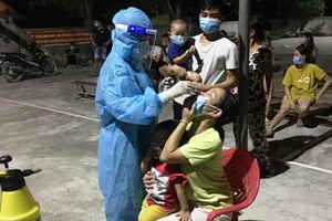 2 sinh viên ở Nghệ An đi lại và tiếp xúc nhiều người, dương tính COVID-19