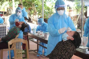 2 người từ Bình Dương về quê, xét nghiệm lần thứ 7 dương tính COVID-19