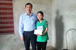 Học sinh nghèo ở Hà Tĩnh đỗ đại học 27 điểm được hỗ trợ 2 triệu đồng/tháng