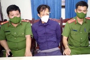 Bắt kẻ liều lĩnh chở 1 kg ma túy đá, 4.000 viên hồng phiến giữa mùa dịch