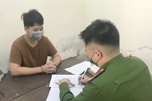 Giám đốc, phó giám đốc 1 công ty làm giả hồ sơ dự thầu cho các công ty