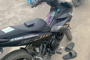 Thanh niên để ví, xe trên cầu rồi về nhà, 13 người đi tìm dưới sông