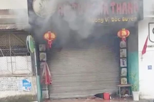 Cháy lớn cửa hàng ẩm thực bún mẹt, nữ chủ quán tử vong 