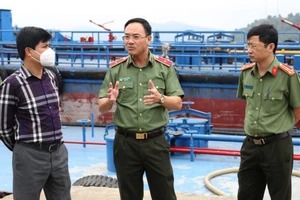 Khám trụ sở công ty, phát hiện 1 triệu lít xăng không rõ nguồn gốc