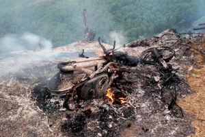 Đốt lửa dọn thực bì làm cháy 3 xe máy