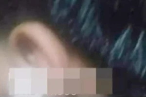 Thầy giáo tát học sinh lớp 10 bị tạm đình chỉ công tác