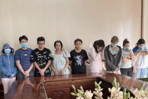 Bắt 10 nghi phạm giả cán bộ ngân hàng lừa người muốn vay tiền 