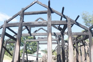 Cháy nhà gỗ 3 gian, một người tử vong