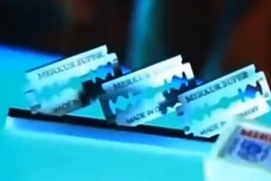 Khởi tố người chồng dùng dao lam gây thương tích cho vợ và em gái vợ