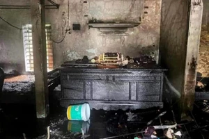 1 người đàn ông tử vong nghi do tự thiêu, gây cháy nhà