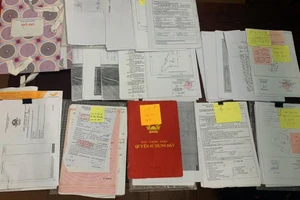 Khởi tố 3 cán bộ chi nhánh văn phòng đăng ký đất và 3 cán bộ địa chính 