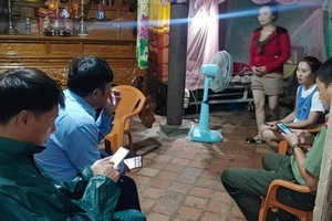 Hà Tĩnh: Nỗ lực tìm kiếm 5 ngư dân mất liên lạc hơn 12 giờ 