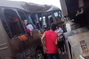 Thông tin mới vụ xe tải tông xe khách làm 23 nữ công nhân bị thương nặng