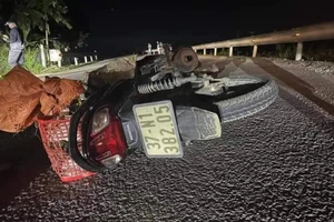 Truy tìm tài xế xe ô tô cán qua người đàn ông rồi bỏ chạy 