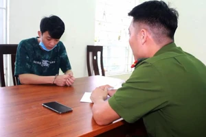 Bắt chủ quán cà phê và 6 khách cá độ bóng đá World Cup 