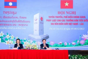 Trưởng bản hai bên biên giới Việt-Lào là những 'hạt nhân' tuyên truyền pháp luật 