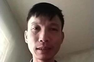 Tạm giữ người khoe ‘quen cán bộ cấp tỉnh’ để lừa chạy việc