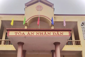 Hy hữu vụ ly hôn đòi tòa bắt hết cá dưới hồ lên chia