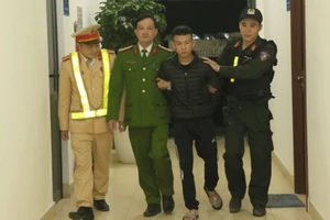 Thanh niên để 1.000 viên ma túy dưới ghế lái ô tô