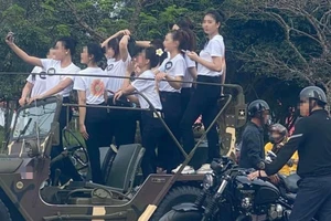 Xử phạt những xe Jeep chở người ‘đẹp’ ở Cửa Lò quá quy định