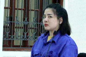 Giả chủ tịch xã khuyên 'lướt sóng đất', chiếm đoạt tiền tỉ