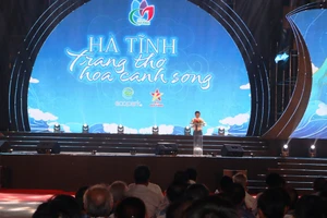 Hà Tĩnh có phố ẩm thực Nguyễn Du và khai trương du lịch biển 