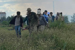 Khoan địa chất gần đường điện trung thế: 3 công nhân bị thương vong 