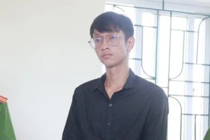 Khởi tố nhân viên chiếm đoạt tiền tỉ để đánh bạc 