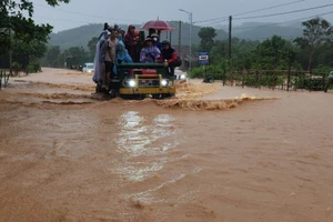 2 chị em dâu bị nước lũ cuốn mất tích: Đã vớt được một thi thể 