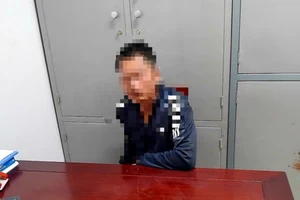  Chở vợ đi viện, Đại úy công an kịp cứu cô gái bị hiếp dâm bên đường 