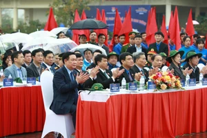 Chủ tịch Quốc hội: Thanh niên xung kích vì cộng đồng, đến với người yếu thế 