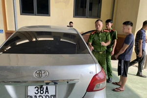 Kẻ đi ô tô cướp tiệm vàng khai lý do đi cướp