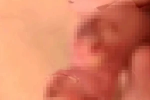 Người cha đánh, hành hạ con gái 7 tuổi bị khởi tố