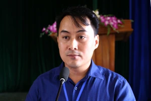 Bị khởi tố vì lợi dụng chức vụ hợp thức hồ sơ đất rồi mua, nhờ bố mẹ vợ đứng tên 