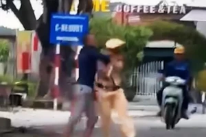 Tạm giữ người xúc phạm, tấn công CSGT ở Hà Tĩnh