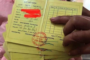 Dân tố chủ tiệm vàng phát hành ‘sổ tiết kiệm’ 