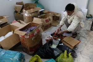 Nam thanh niên 20 tuổi 'ôm' gần 1 tấn hóa chất để sản xuất pháo nổ