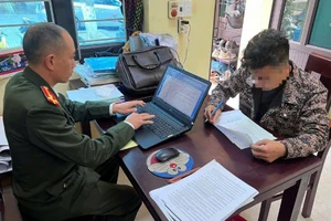 Chủ nhóm Zalo 'Ong tìm mật' bị phạt vì đăng tin báo chốt CSGT