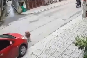 Vụ bé trai 15 tháng tuổi bị ô tô tông tử vong: Tạm đóng cửa cơ sở gửi trẻ