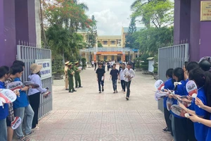 Một thầy giáo bị đình chỉ coi thi vì phát ngôn 'học chi cho lắm rồi cũng đi làm thuê, công nhân'