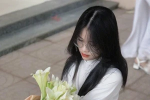 Nghị lực của nữ sinh mồ côi khi biết đỗ thủ khoa tổ hợp C00 